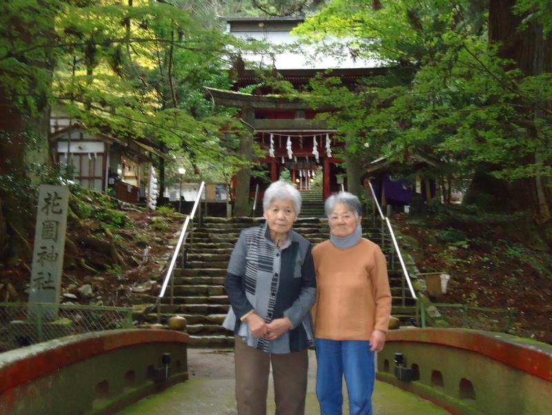 花園神社の紅葉もきれいです♪